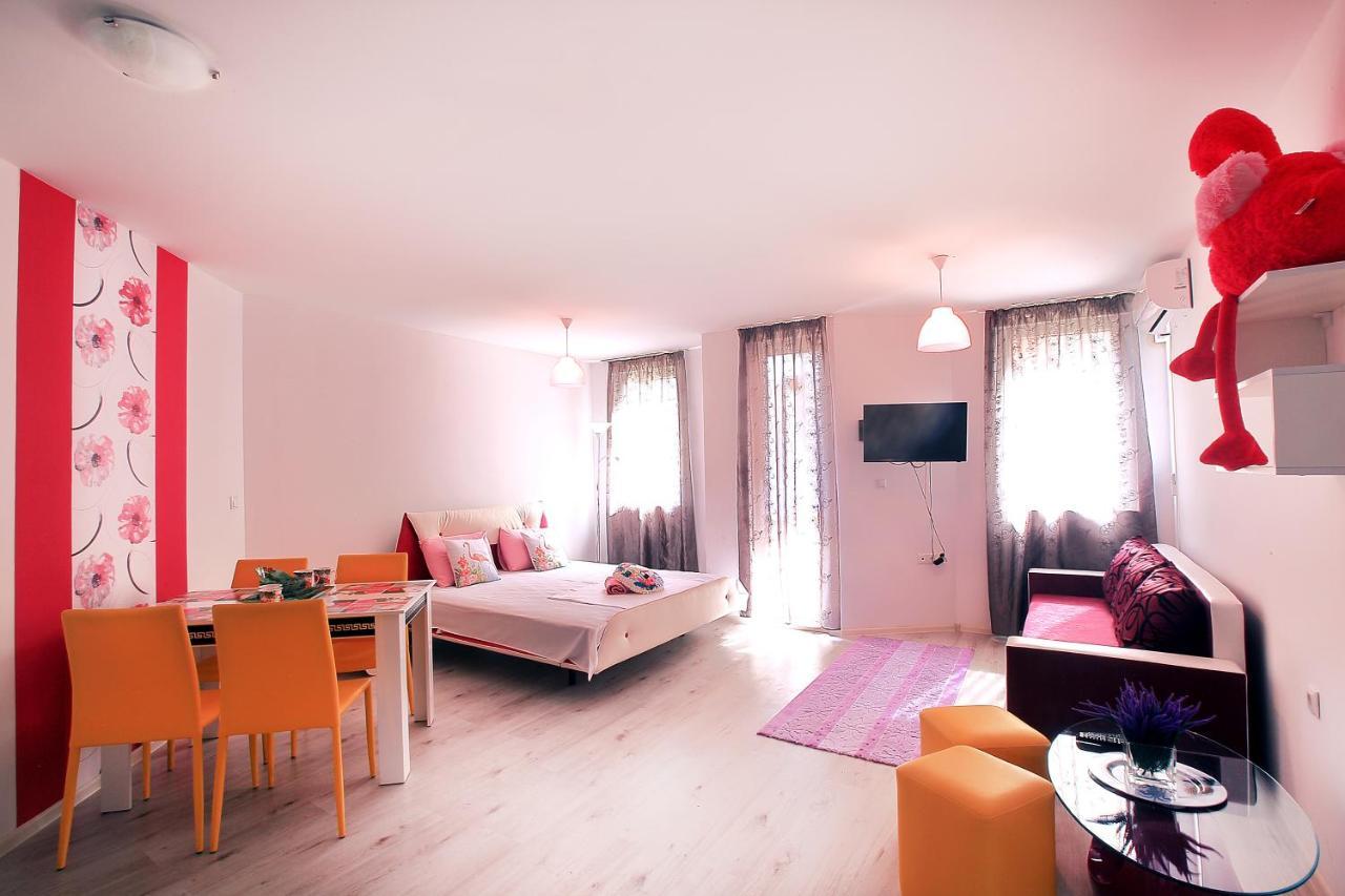 Modern Delux Apartments In Flowers&Pool Private Complex バルチク エクステリア 写真